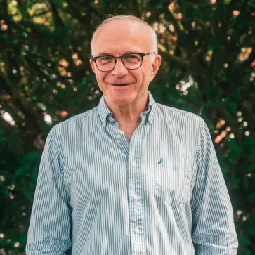 Dr. Isak Frumin